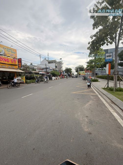 BÁN NHÀ TÂN BÌNH, HẺM 8M, 4X17M2, GẦN NGUYỄN PHÚC CHU. CHO THUÊ GIÁ CAO