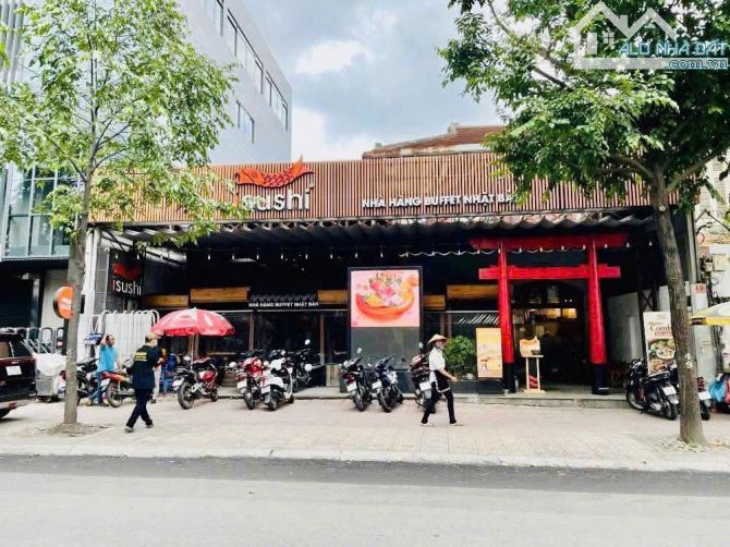 Bán nhà Mặt tiền 13 Lê Quý Đôn, Quận 3 DT 15x22m nở hậu 373m2 HĐT 308 Tr/Tháng Giá 135 tỷ