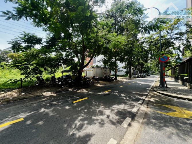 Bán đất Nguyễn Thanh Sơn, Thạnh Mỹ Lợi, Quận 2. DT 5 x 22m. CTXD hầm 6 tầng. Giá 230tr/m2