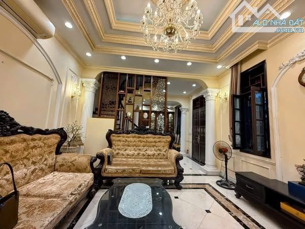 CẦU GIẤY, 85M x 5T, MT 4.3M VUÔNG ĐẸP, Ô TÔ ĐỖ 24/24🚘 NHÀ RỘNG Ở SƯỚNG 🥰