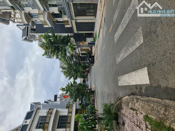 BÁN NHÀ 1 TRỆT 2 LẦU - 64M2 - HOÀN CÔNG - P. BÌNH AN,  DĨ AN - 5 TỶ 8
