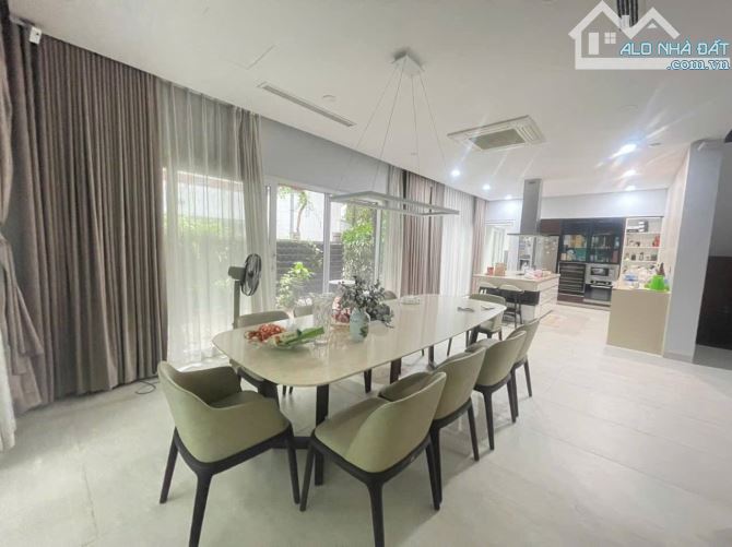 (LÔ GÓC) Bán BT Đơn Lập Vườn Mai Ecopark 325mx4T MT 18m NT Cao Cấp Yên Tĩnh Nghỉ Dưỡng