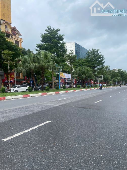 Bán Nhà Mặt Phố Hoàng Quốc Việt – 54m², 5 Tầng, Vỉa Hè 10m – KD Đỉnh Cao – Giá 37ty.