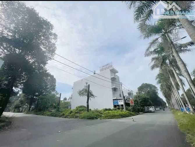 BÁN CẶP NỀN GÓC 2 MẶT TIỀN ĐƯỜNG PHAN TRỌNG TUỆ KDC DIỆU HIỀN (11B) CẦN THƠ