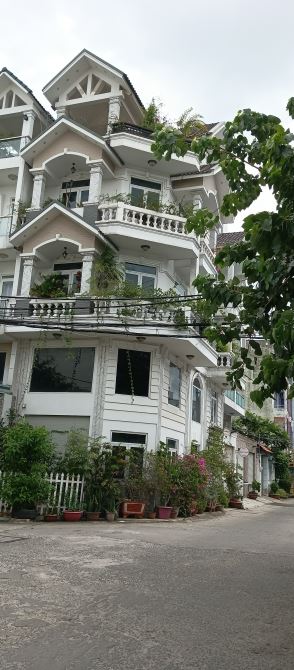 SIÊU PHẨM 4 TẦNG HẺM 10M . Nhà 4 tầng hẻm 10m trên đoạn đường Dương Quảng Hàm 32m vừ