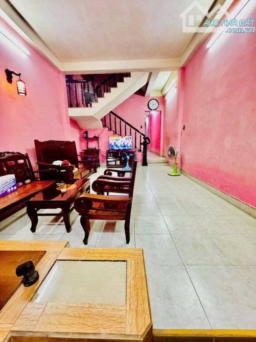 Bán nhà 1 trệt 2 lầu sổ riêng thổ cư p. Thống Nhất