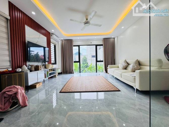Bán nhà Phú Thượng, gần trường C3 Tây Hồ, 50m, 5 tầng 8.6 tỷ, ngõ rộng thông thoáng