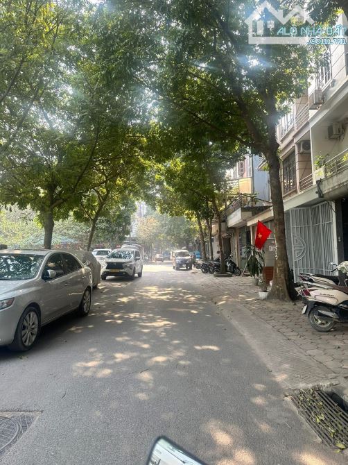 BÁN NHÀ NGUYỄN VĂN LỘC_HÀ ĐÔNG_PHÂN LÔ BỘ CÔNG AN_TẶNG 100% NỘI THẤT _DT:66M_GIÁ :18 TỶ