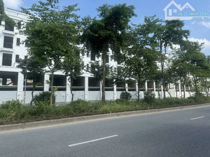 TDP Kiên Thành / Đất vàng 80m, 4.1m, 7.8 tỷ / Ô tô đỗ cửa, Sát mặt phố Kiên Thành