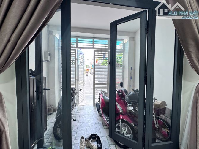 Bán nhà 3 tầng rộng 49,8m2 hẻm ô tô Hùng Vương, Nha Trang