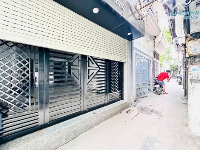 Bán gấp nhà Nguyễn Khang Cầu Giấy gần phố ngõ thông KD 55m x 7T nhỉnh 15 tỷ TL