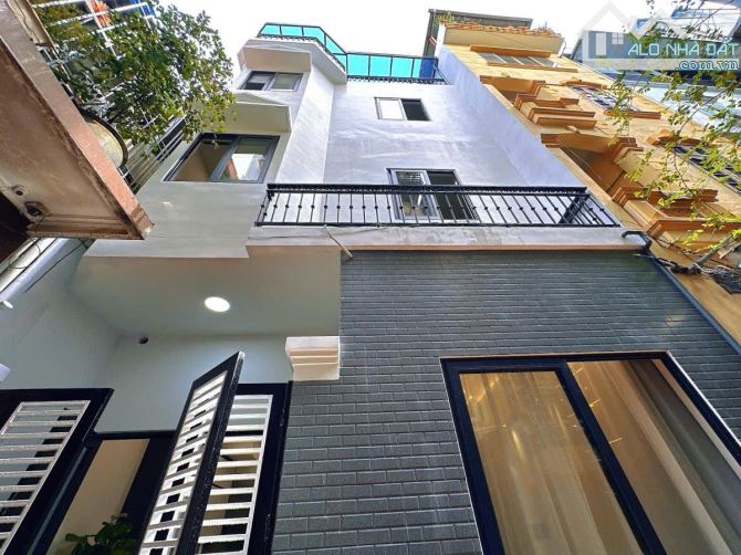 HÀNG XÓM ROYAL – TT NGÃ TƯ SỞ – 47M² – 4 TẦNG – MT 6M – GIÁ 12.6 tỷ