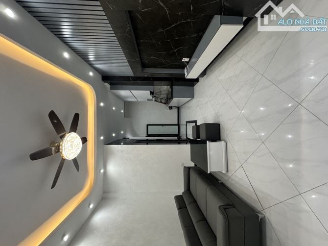 Bán nhà Khương Đình – 6 tầng thang máy – Lô góc – Giếng trời thoáng – 32m² – 9,5 tỷ