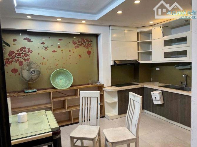 Cho thuê nhà Minh Khai, 4 tầng x 35m2, 3PN, 4 WC, 13.5 Triệu/tháng