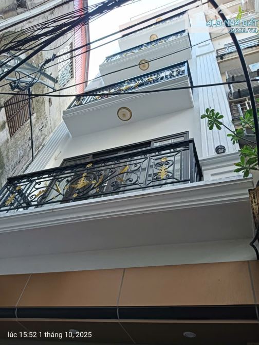 Bán gấp nhà đối diện khu chung cư 87 Lĩnh Nam. Ô tô 4 chỗ đỗ cửa, 71m2 giá 18 tỷ.