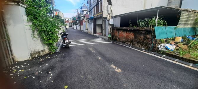 Lô góc 2 mặt thoáng nở hậu mặt tiền rộng đường thông ô tô tránh