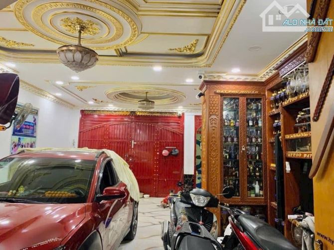 BÁN SIÊU PHẨM MT VỪA KD VỪA Ở THÍCH QUÃNG ĐỨC - PHÚ NHUẬN - 3 TẦNG - 120M2 - 22 TỶ