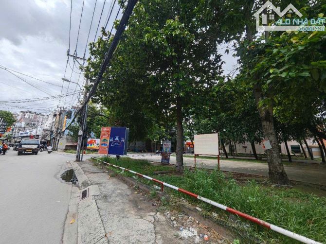 BÁN NHÀ Ô TÔ TRÁNH, PHAN VĂN HỚN Q12, 61,5M2- 4,030 TỶ