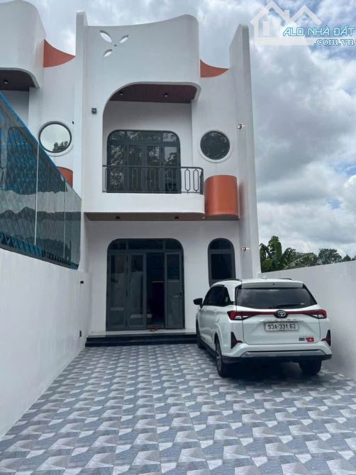 NHÀ 1 TRỆT 1 LẦU – DX64, ĐỊNH HÒA  DT: 5 x 22m (110m²) – Hướng Đông Bắc