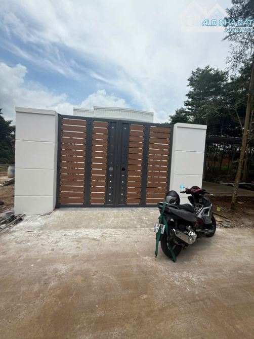Đi định cư nước ngoài nên cần bán gấp nhà riêng mới xây chưa qua sử dụng cách Quốc lộ 1A 7