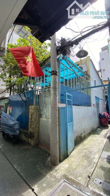 Nhà Nguyễn Trãi Q1 - Ngang 4.3m - 50m2 (nhà + sân) - 1 trệt 1 lầu 2PN - Gần đường xe tải