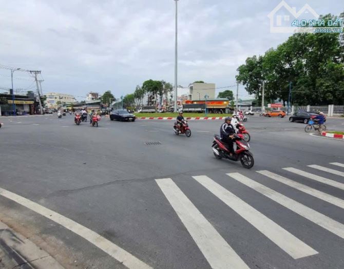 NỀN MẶT TIỀN ĐƯỜNG HOÀNG QUỐC VIỆT ĐỐI DIỆN KDC AN BÌNH, P.AN BÌNH, Tp.CẦN THƠ