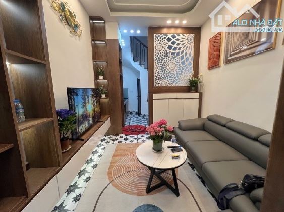 BÁN NHÀ  KHÂM THIÊN 5 TẦNG, DT 30M², DÂN XÂY TÂM HUYẾT, CẦN BÁN GẤP