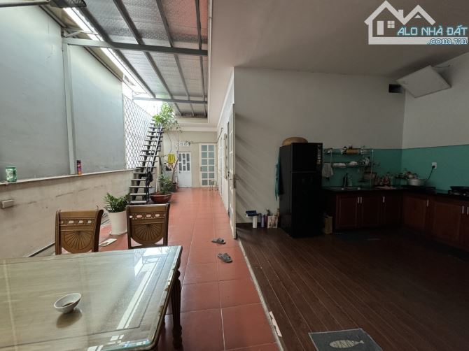 BÌNH TÂN --ĐƯỜNG 7M XE TẢI TRÁNH --GIÁP TÂN PHÚ --185M2--2 TẦNG --GIÁ CHỈ :10.8 TỶ (TL)
