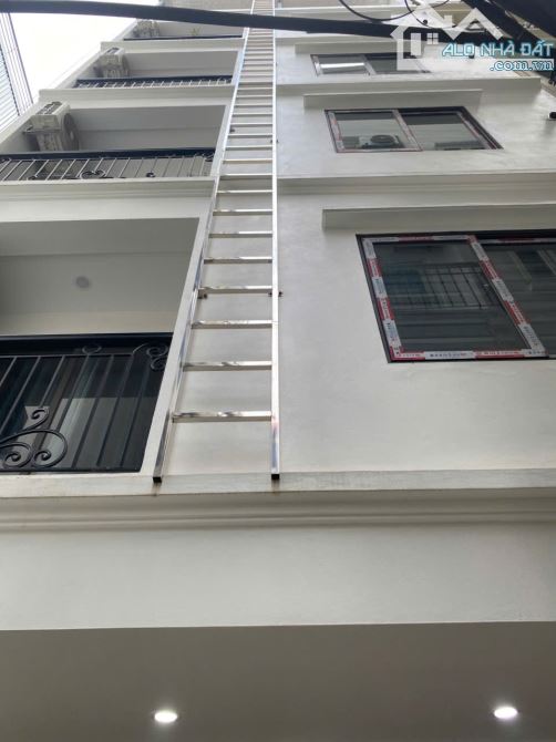 Bán nhà phố Phú Diễn, 45m2, 5 tầng, 7 phòng khép kín, dt 28 triệu, 2 mặt thoáng, 8,6 tỷ