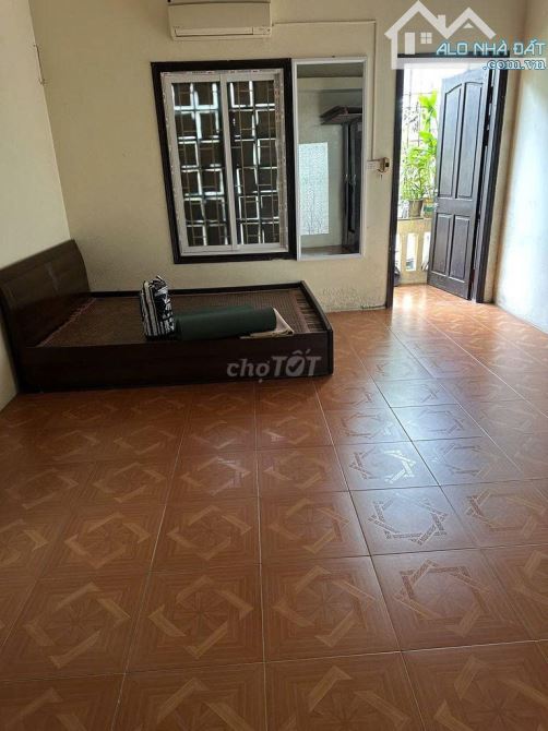 Cho thuê nhà nguyên căn ngõ 328 Bạch Đằng, Chương Dương Độ, Hoàn Kiếm. DY 35m x 2 tầng,