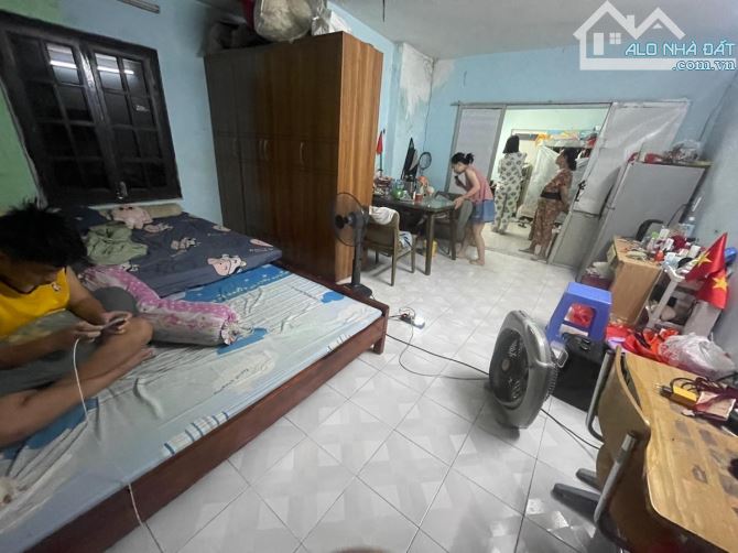 Bán tập thể Thành Công - tầng 2 - 80m2 - 2 ngủ - full nội thất ở ngay
