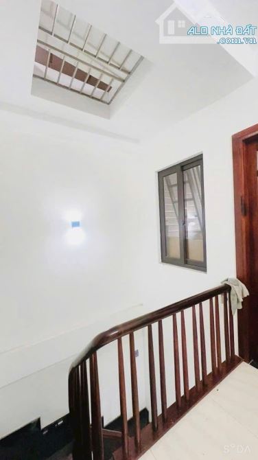 TRUNG TÂM CẦU GIẤY DƯƠNG QUẢNG HÀM 45m2x5tầng,Mt4m GIÁ 11.3TỶ Ô TÔ QUA NHÀ NGÕ THÔNG 6 NGỦ - 10