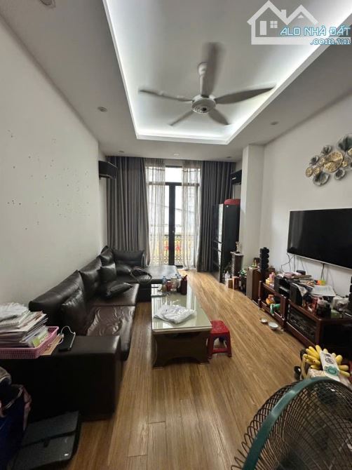 Hoàn Kiếm * Mặt Phố Kinh Doanh – 5 Tầng Ôtô Lùi Nhà – Sổ Nở Hậu 9,78 Tỷ ( có thương lượng - 10