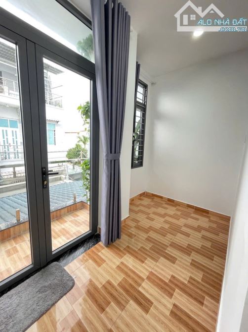 Nhà đẹp long lanh 3 lầu DT: 4.02 * 15.5 giá nhỉnh 6 toi - 10