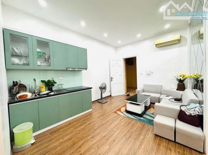 Bán gấp nhà tập thể đẹp long lanh Cầu Bươu, dt 34m2 sổ, dt thực tế 45m2, giá 2.98 tỷ - 1