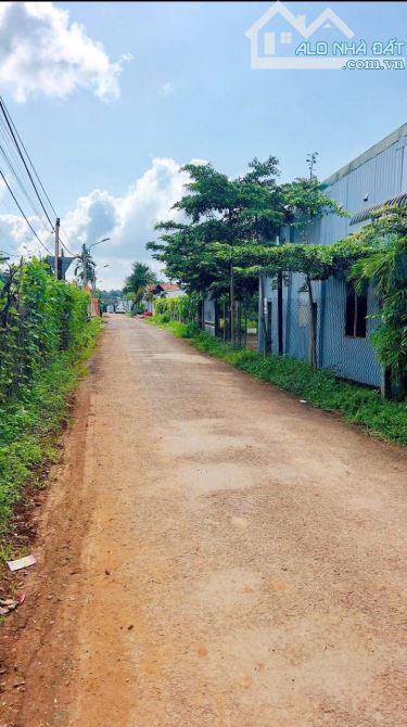 BÁN ĐẤT EATU ĐƯỜNG NHỰA RỘNG 2ÔTÔ DÂN CƯ HIỆN HỮU TIỆN ÍCH BAO QUANH 1TY750TR 6X30 TC60M - 1