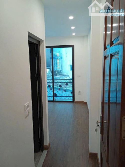 Bán nhà 5 tầng 38m² Đồng Mai nội thất đẹp ô tô đỗ cửa 4.8 tỷ - 1