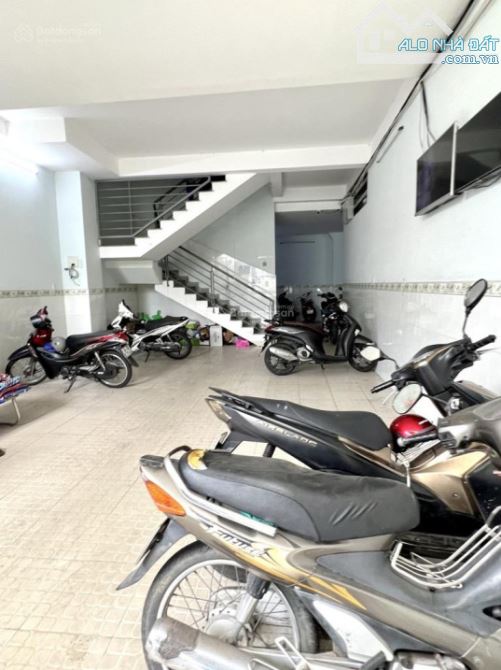 CHDV  Đỗ Xuân Hợp, 130m2, 10 phòng trọ, HXH 7c, dòng tiền 400tr/năm, 8.5t - 1