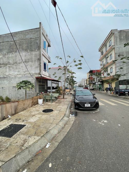 Bán giãn dân Lãm Trại . dt 161m . mt 9m . hướng ĐN . giá 8 tỷ 8 - 1