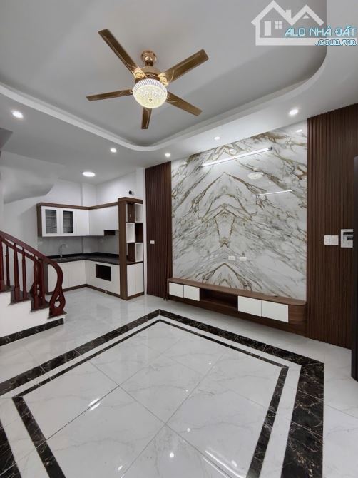 BÁN NHÀ VIỆT HƯNG -5 TẦNG MỚI KÍNH KOONG - GẦN CÔNG VIÊN - KĐT VIỆT HƯNG- ĐẦY ĐỦ CÔNG NĂNG - 1