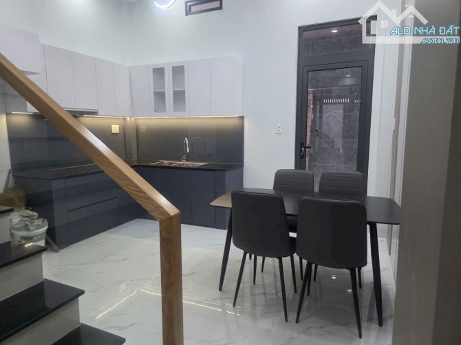 Chủ gửi bán căn nhà MỚI 1tr2l giá 5ty8 hẻm 297 võ văn hát , TP thủ đức. - 1