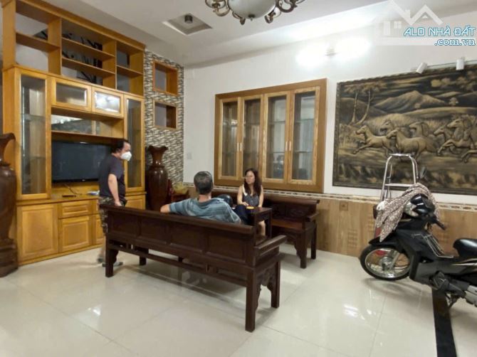 HXH 6M !!! DT ( 5,3*14) - 1 TRỆT- 2 LẦU- Nguyễn Văn Lượng p16. 9 tỷ Tl. - 1