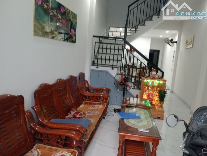 Bán nhà 2 tầng Trường Chinh ô tô đậu đổ - 1