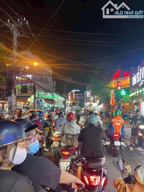 Bán Mặt Bằng kinh doanh ngang 8m đường Hoàng Diệu 2,Phường Linh Chiểu Thủ Đức