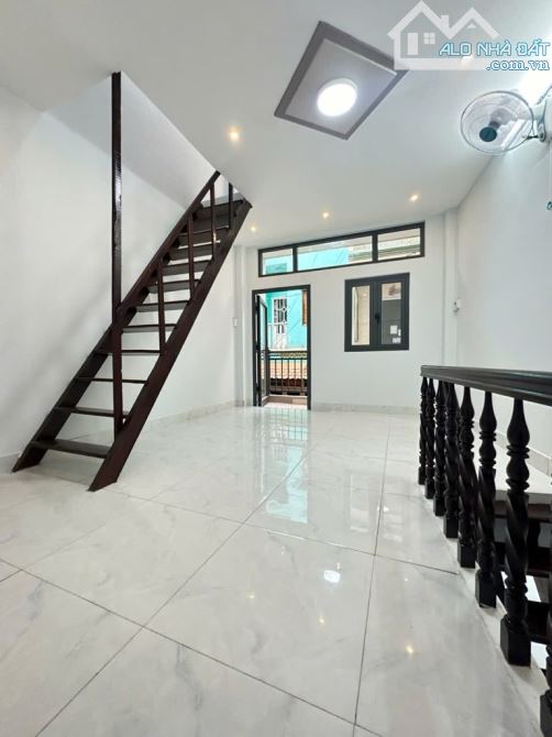 Nhà Đẹp Đón Tết - 3 Tầng - 32M2 Nở Hậu - 4.35Tỷ - Ngay Phạm Văn Chí - Văn Thân - Quận 6. - 1
