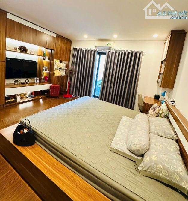 Nhà đẹp TRẦN PHÚ- HÀ ĐÔNG  – 45m² x 5  tầng lô góc dân xây , giá chỉ 8 tỷ nội thất xin - 1