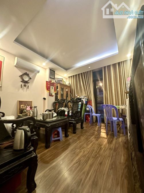 Bán nhà Mặt phố Víp Hoàn Kiếm, vỉa hè rộng, 6 tầng kinh doanh đỉnh, 30m, MT4m, giá 30 tỷ. - 1