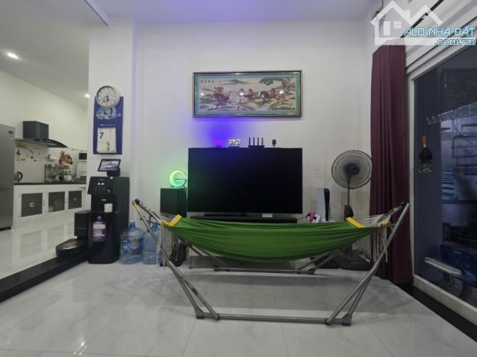 Bán gấp nhà hẻm xe hơi Quận 3 - Công nhận 84m2 (6 x 14) - Vị trí ngay Vòng Xoay Dân Chủ. - 1
