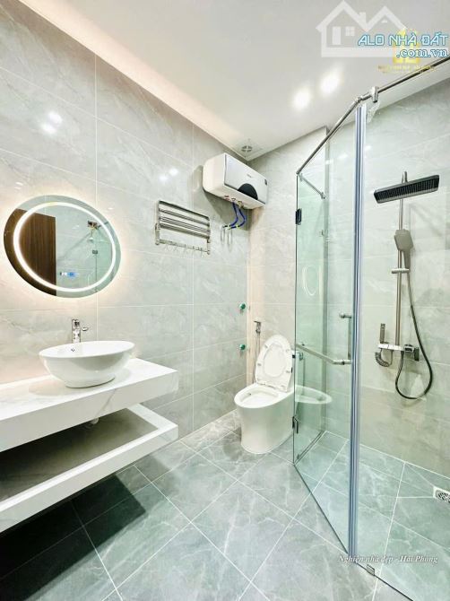 Bán nhà 4 tầng thiết kế hiện đại ngõ to thông các ngả, tại đường Đà Nẵng - 1