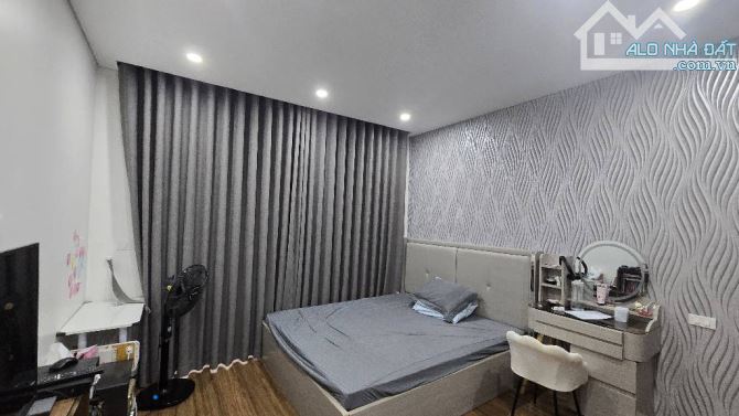 BÁN NHÀ ĐƯỜNG CỔ LINH 35M2, 5 TẦNG NỘI THẤT XỊN, GẦN Ô TÔ, 7.5 TỶ - 1